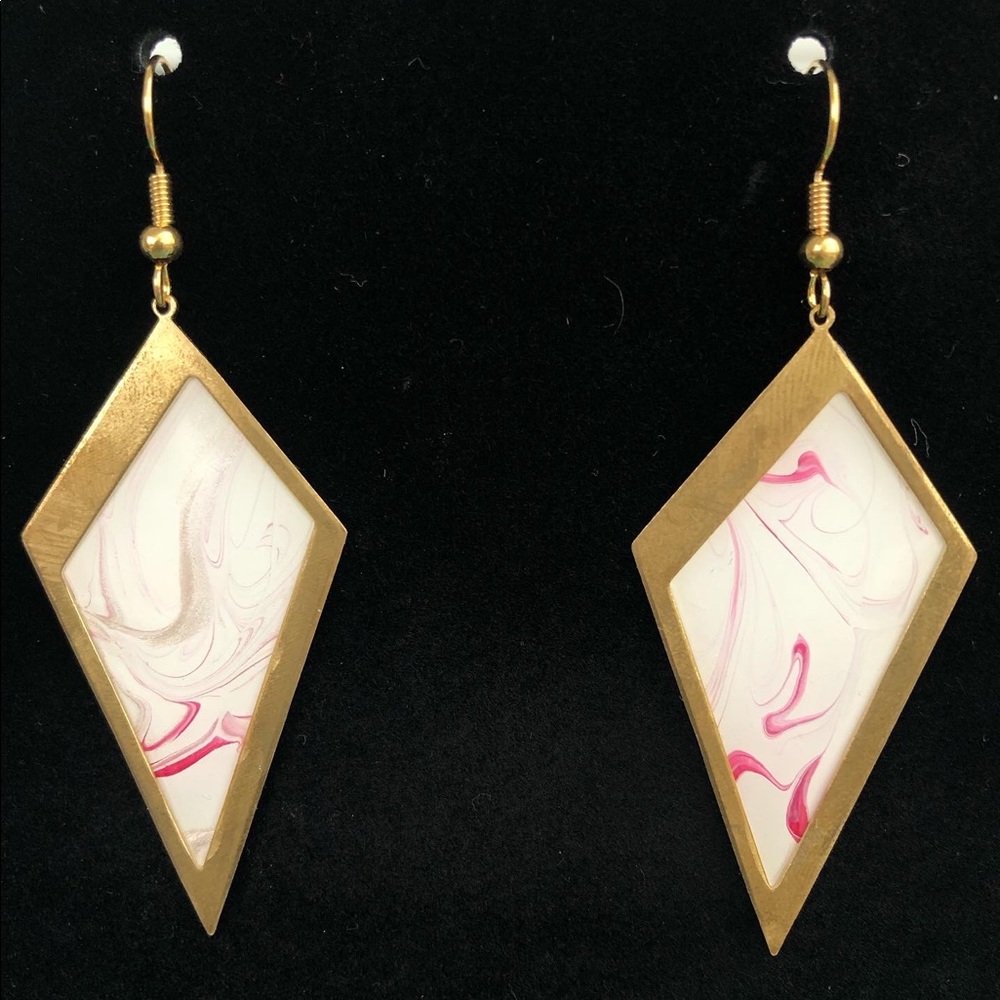 Beautifully hand painted earrings.
